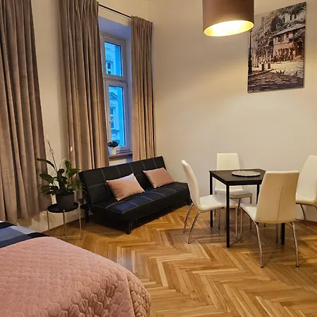 Apartman Cinnamon & Lenart Apartament *